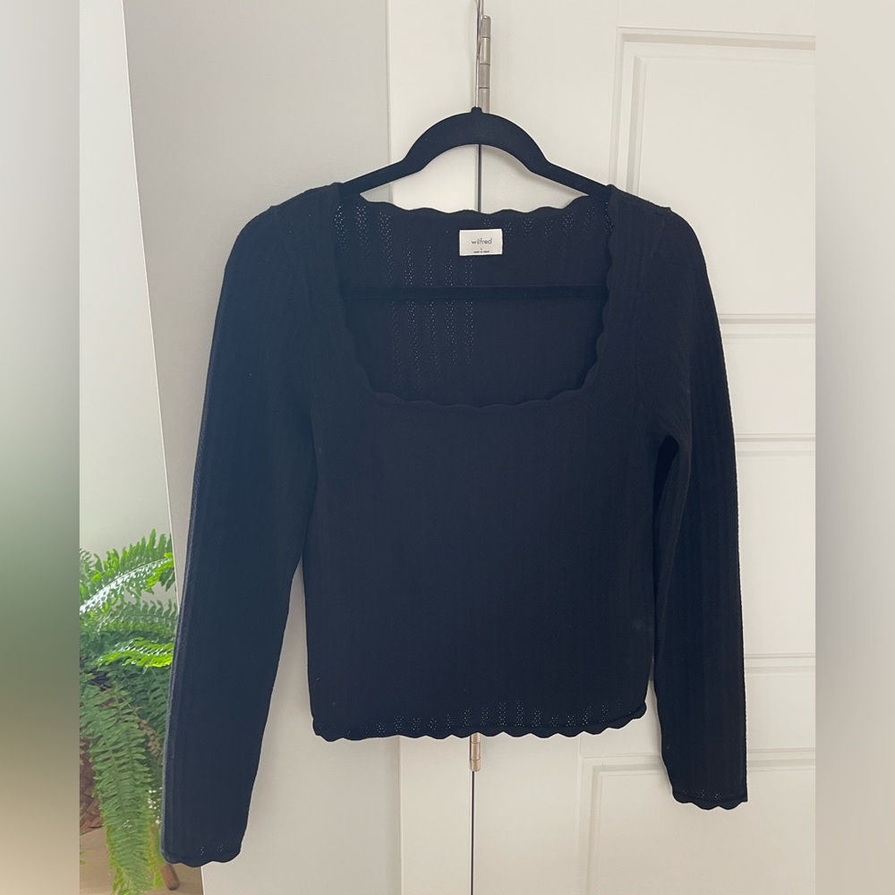 Wilfred Black Scalloped knit longsleeve
